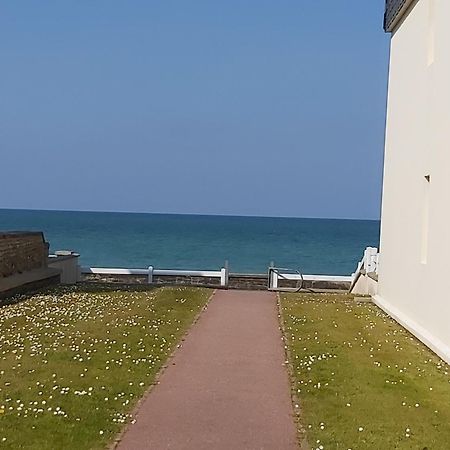 Les Pieds Dans L'Eau - Acces Direct A La Plage Bernières-sur-Mer Exteriör bild