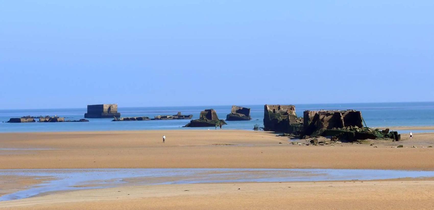 Les Pieds Dans L'Eau - Acces Direct A La Plage Bernières-sur-Mer Exteriör bild