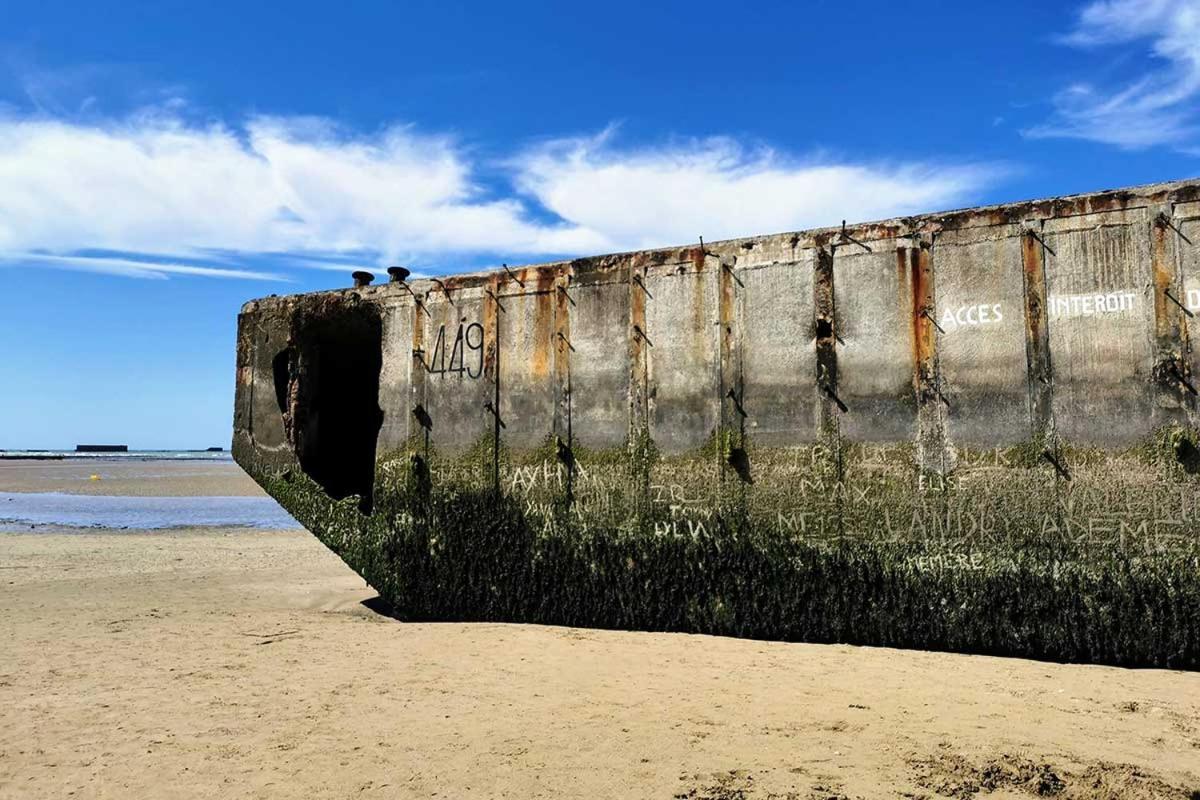 Les Pieds Dans L'Eau - Acces Direct A La Plage Bernières-sur-Mer Exteriör bild