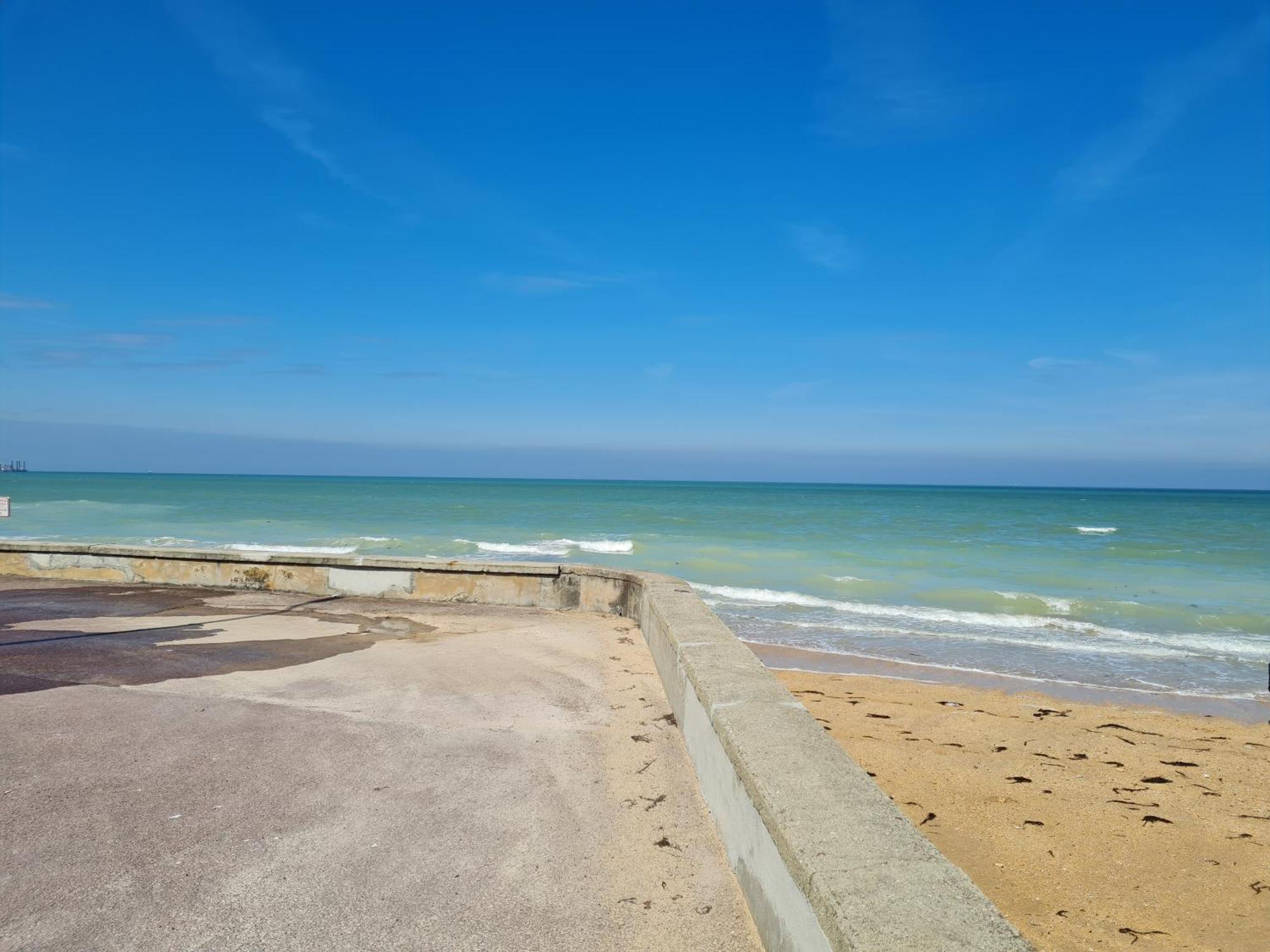 Les Pieds Dans L'Eau - Acces Direct A La Plage Bernières-sur-Mer Exteriör bild