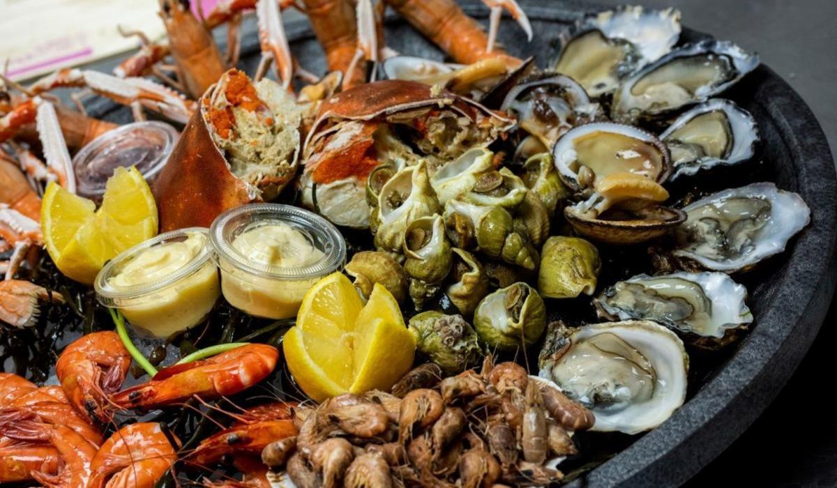 Les Pieds Dans L'Eau - Acces Direct A La Plage Bernières-sur-Mer Exteriör bild