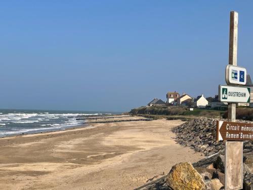 Les Pieds Dans L'Eau - Acces Direct A La Plage Bernières-sur-Mer Exteriör bild